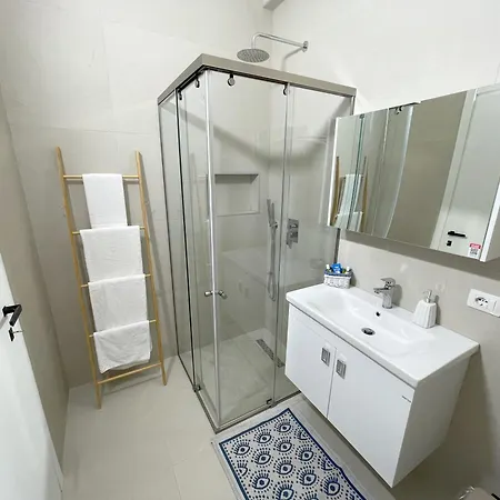 Prestige - Radhime Lägenhet Vlorë